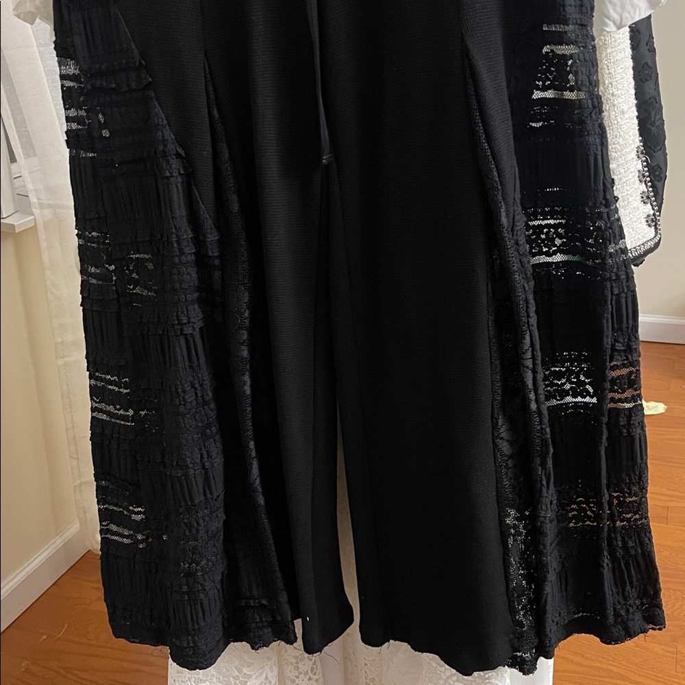 POL Black Wide Leg Pants with Lace Detail - Picture 5 of 9